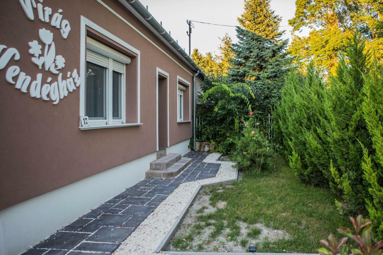 Virág Vendégház Makó Esterno foto